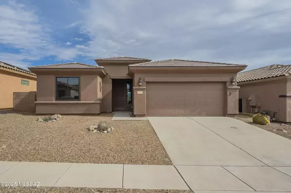 2204 N Avenida Del Petalo, Green Valley, AZ 85614