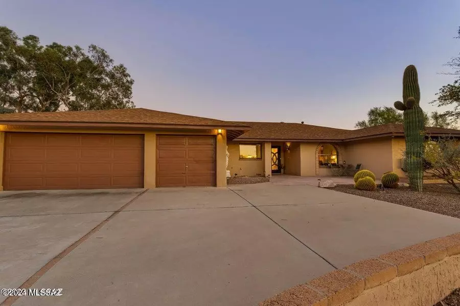 4612 N Avenida Del Cazador, Tucson, AZ 85718