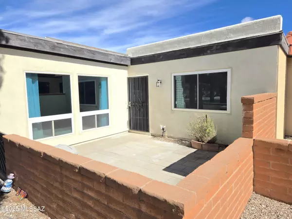 290 N Paseo De Los Conquistadores, Green Valley, AZ 85614