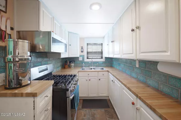 Bisbee, AZ 85603,515 Tombstone