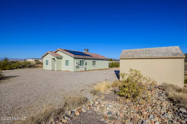 780 N Maxine Drive, Vail, AZ 85641
