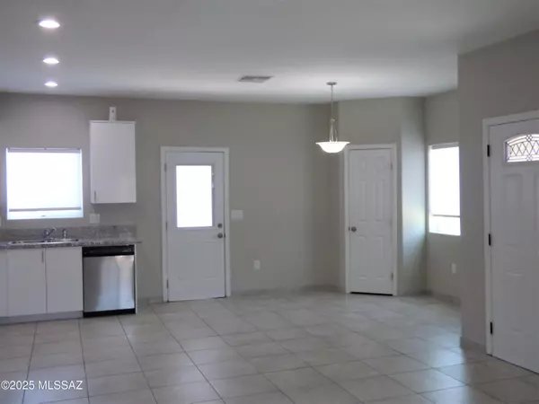 Tucson, AZ 85713,1699 S San Antonio Drive