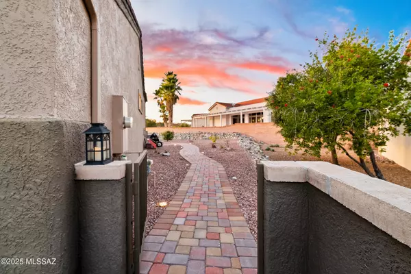 Oro Valley, AZ 85755,889 E Claridge Place