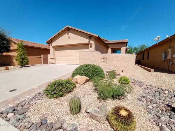 1074 W Pastora Peak Drive, Green Valley, AZ 85614