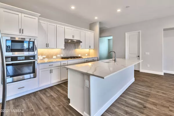 Oracle, AZ 85623,30776 S Sand Hurst Lane