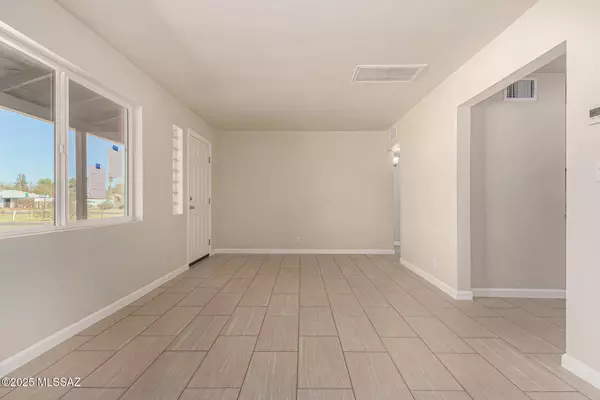 Tucson, AZ 85711,4510 E 6th Street