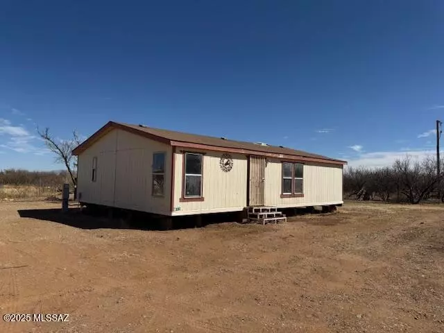 433 E Camino De Pampas, Huachuca City, AZ 85616