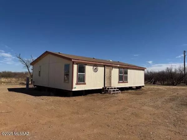 433 E Camino De Pampas, Huachuca City, AZ 85616