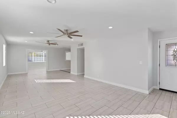 Tucson, AZ 85716,745 N Richey Boulevard
