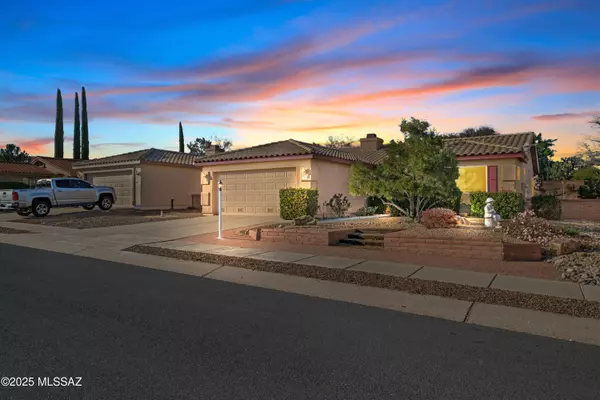 704 W Rio Moctezuma, Green Valley, AZ 85614