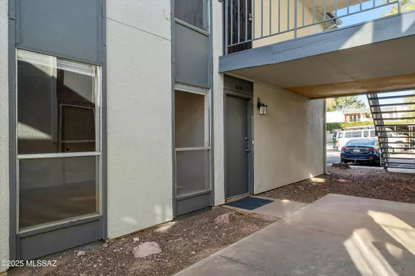 Tucson, AZ 85712,1620 N Wilmot Road #UNIT Q199