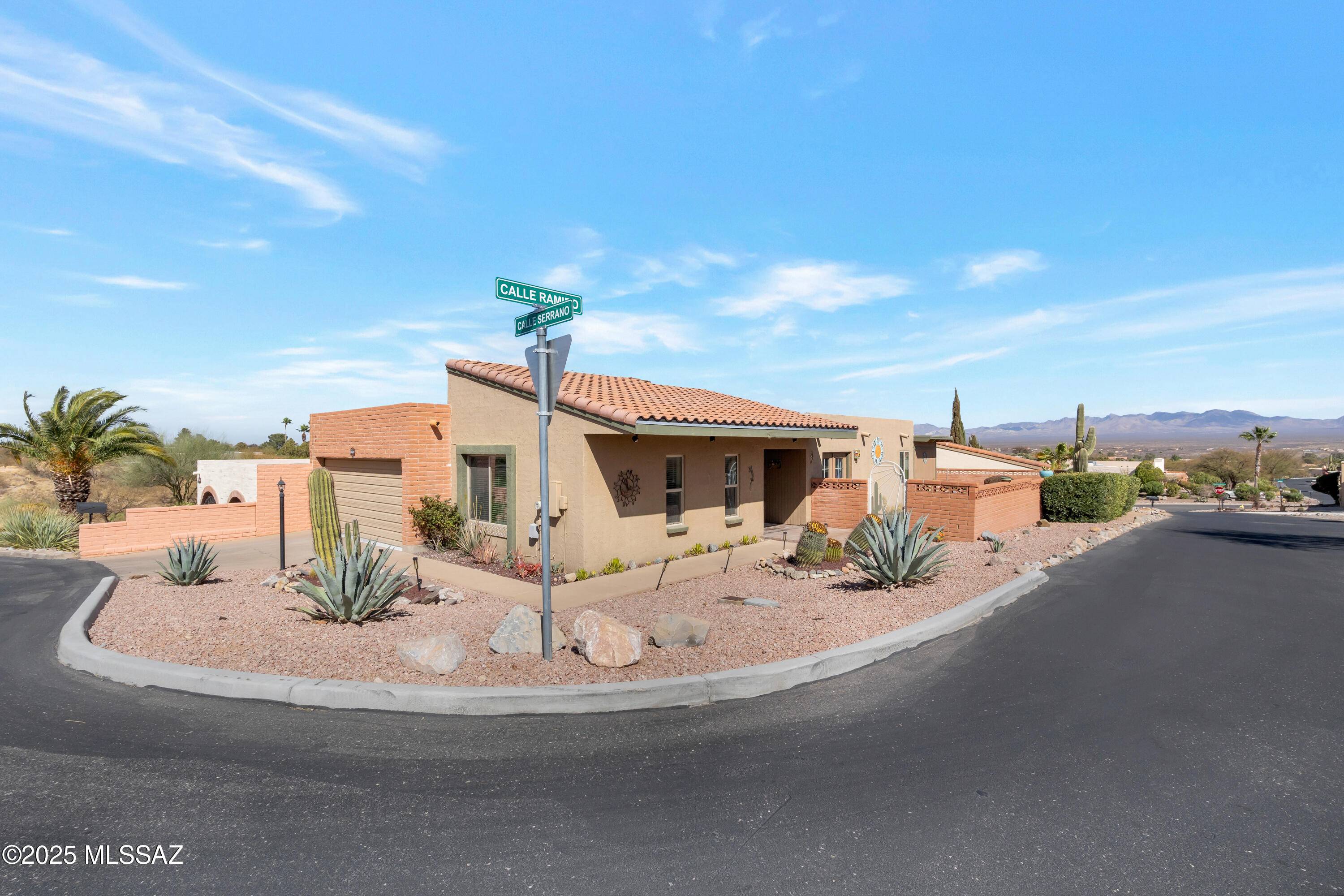 1251 W Calle Serrano, Green Valley, AZ 85622