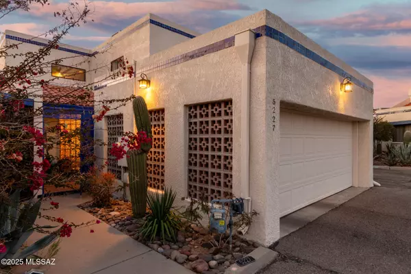 5227 N 1st Avenue,  Tucson,  AZ 85718