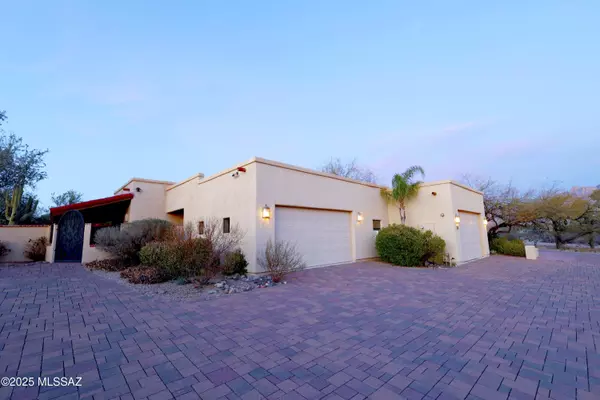 2040 W Lucero Road, Oro Valley, AZ 85737