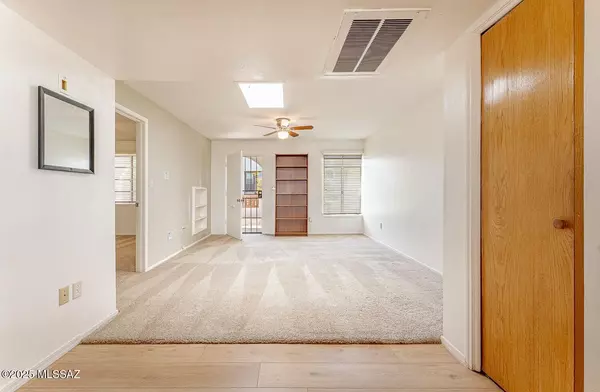 Green Valley, AZ 85614,291 S Paseo Lobo  #C
