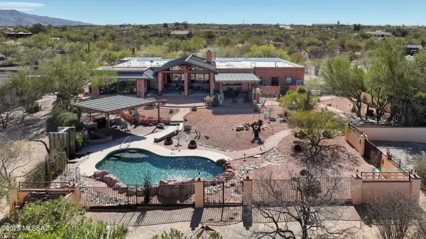 925 N Rancho Del Jefe Loop, Tucson, AZ 85748