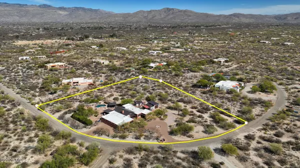 925 N Rancho Del Jefe Loop, Tucson, AZ 85748
