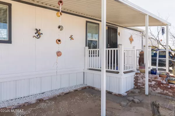 9125 S Woodwalker Lane, Tucson, AZ 85736