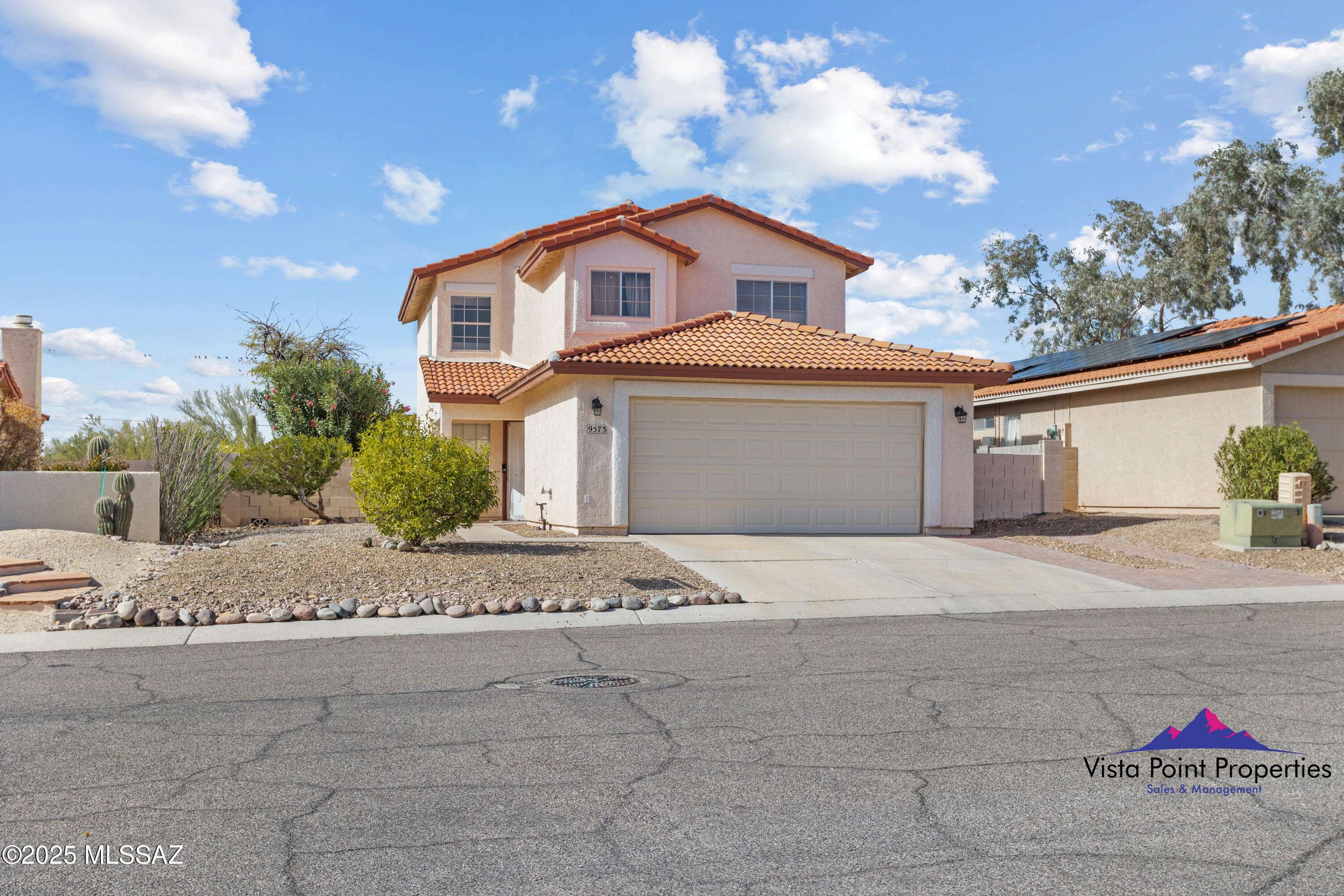 9573 N Albatross Drive, Tucson, AZ 85742