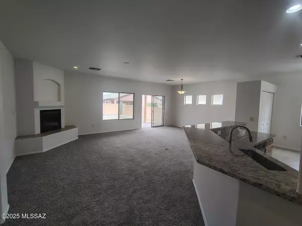 Green Valley, AZ 85614,77 E Calle Trona