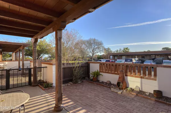 Green Valley, AZ 85614,146 S Paseo Tierra  #APT B