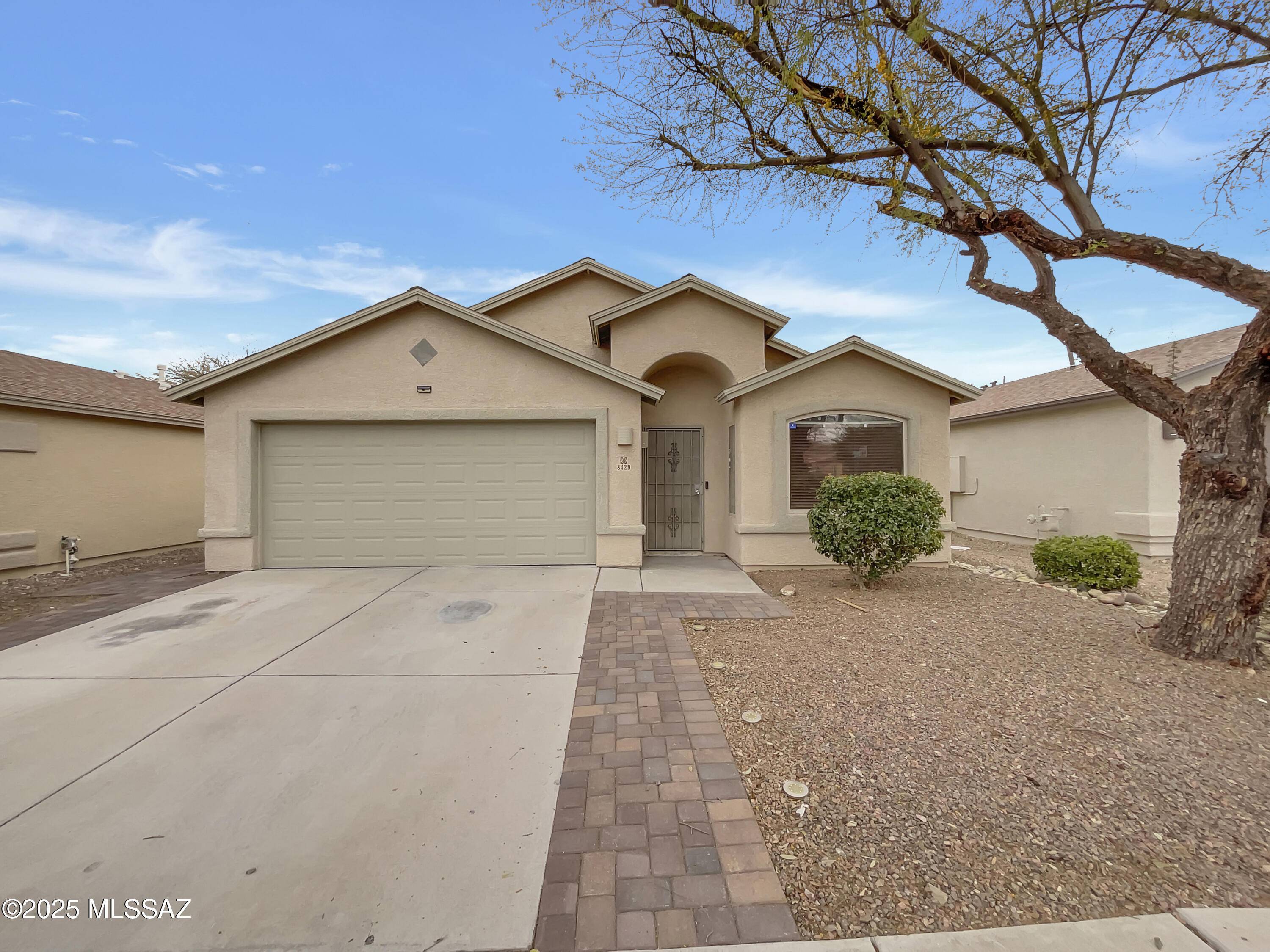 8429 S Burien Road, Tucson, AZ 85747