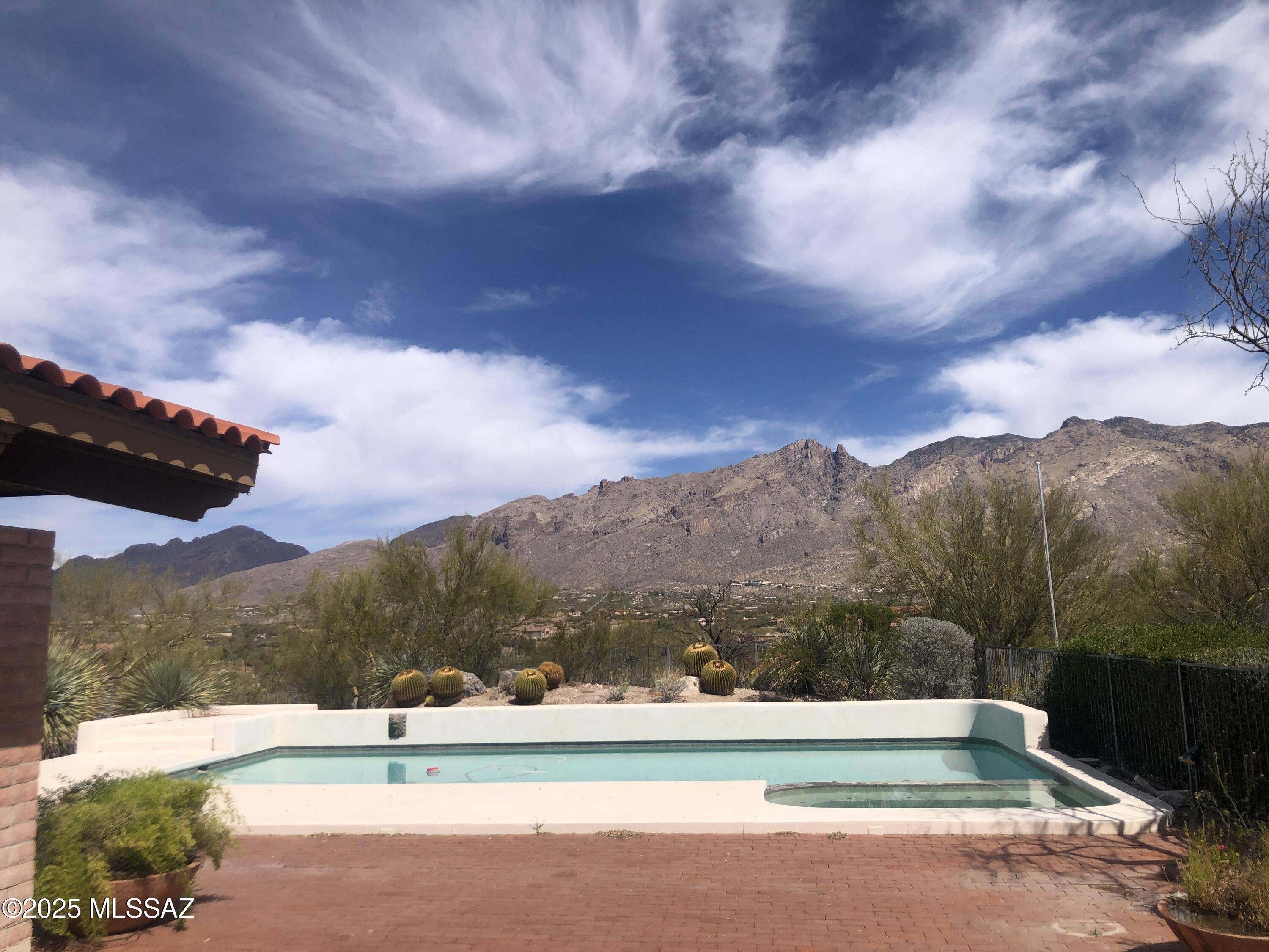 5460 N Paseo Pescado, Tucson, AZ 85718