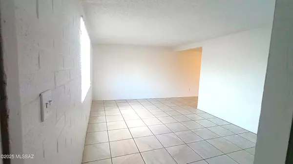 Tucson, AZ 85713,3663 E Ellington Place