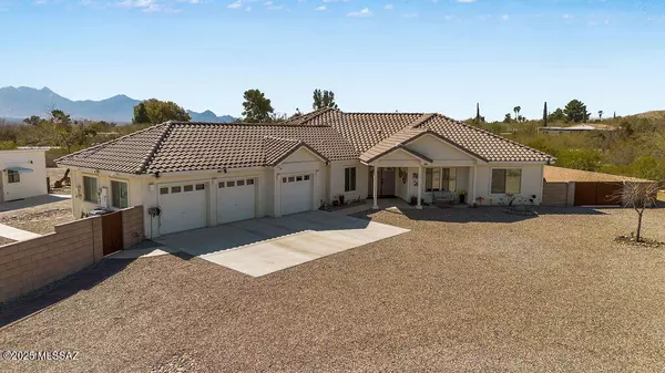 725 Calle De Julio, Green Valley, AZ 85614