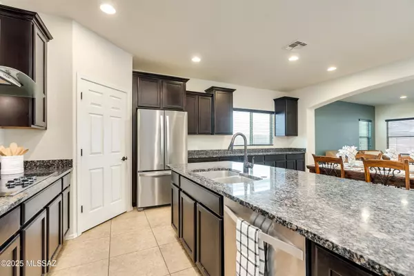 Tucson, AZ 85747,10974 E English Daisy Lane