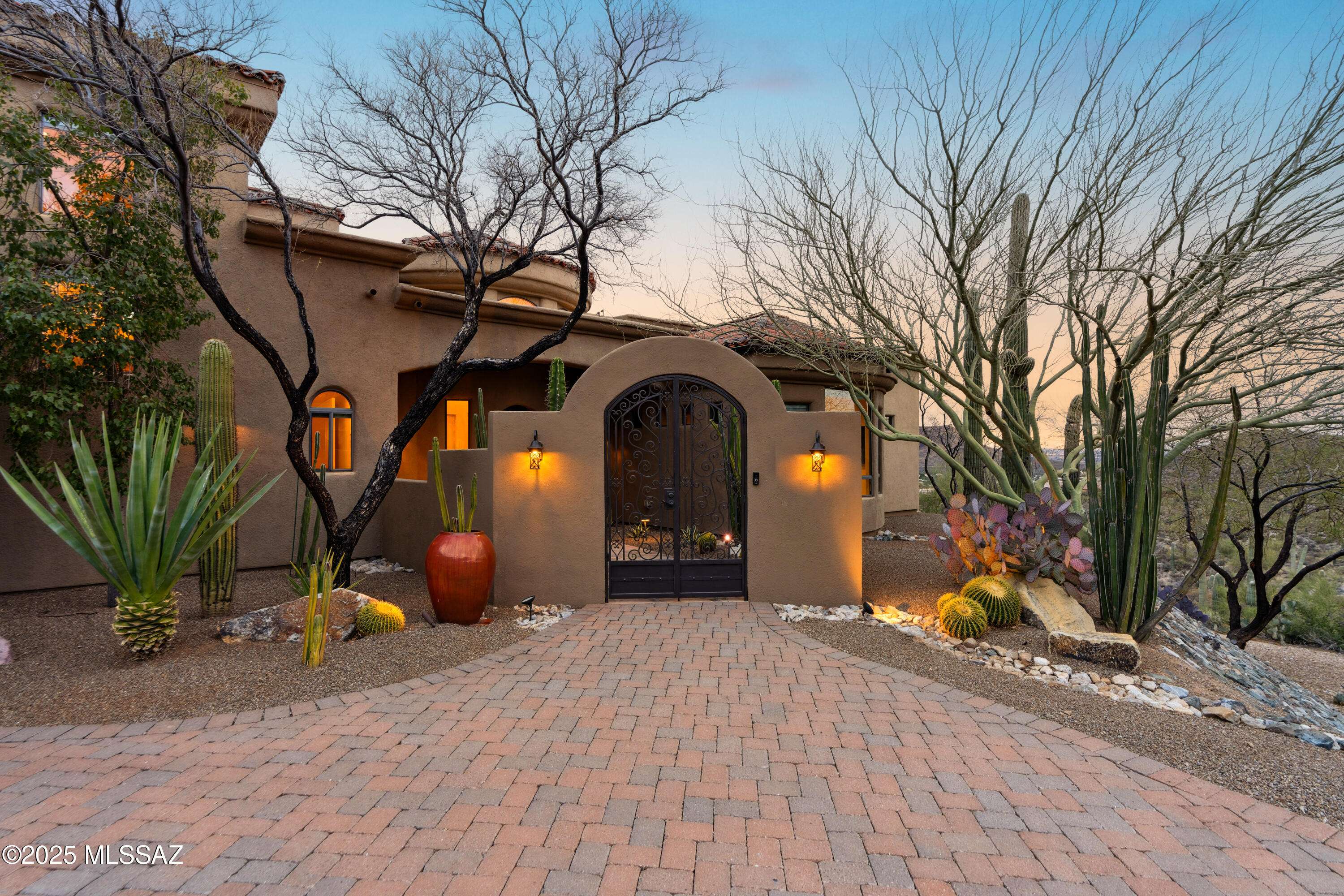 Tucson, AZ 85745,260 N Resort Hills Place