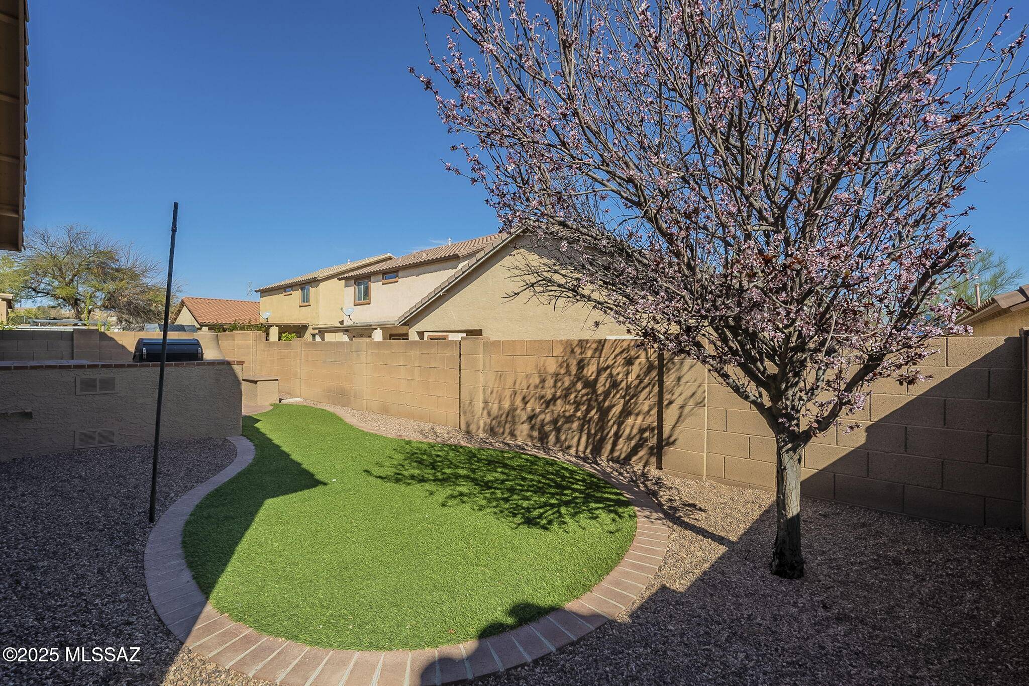 Sahuarita, AZ 85629,866 W Calle Valenciana