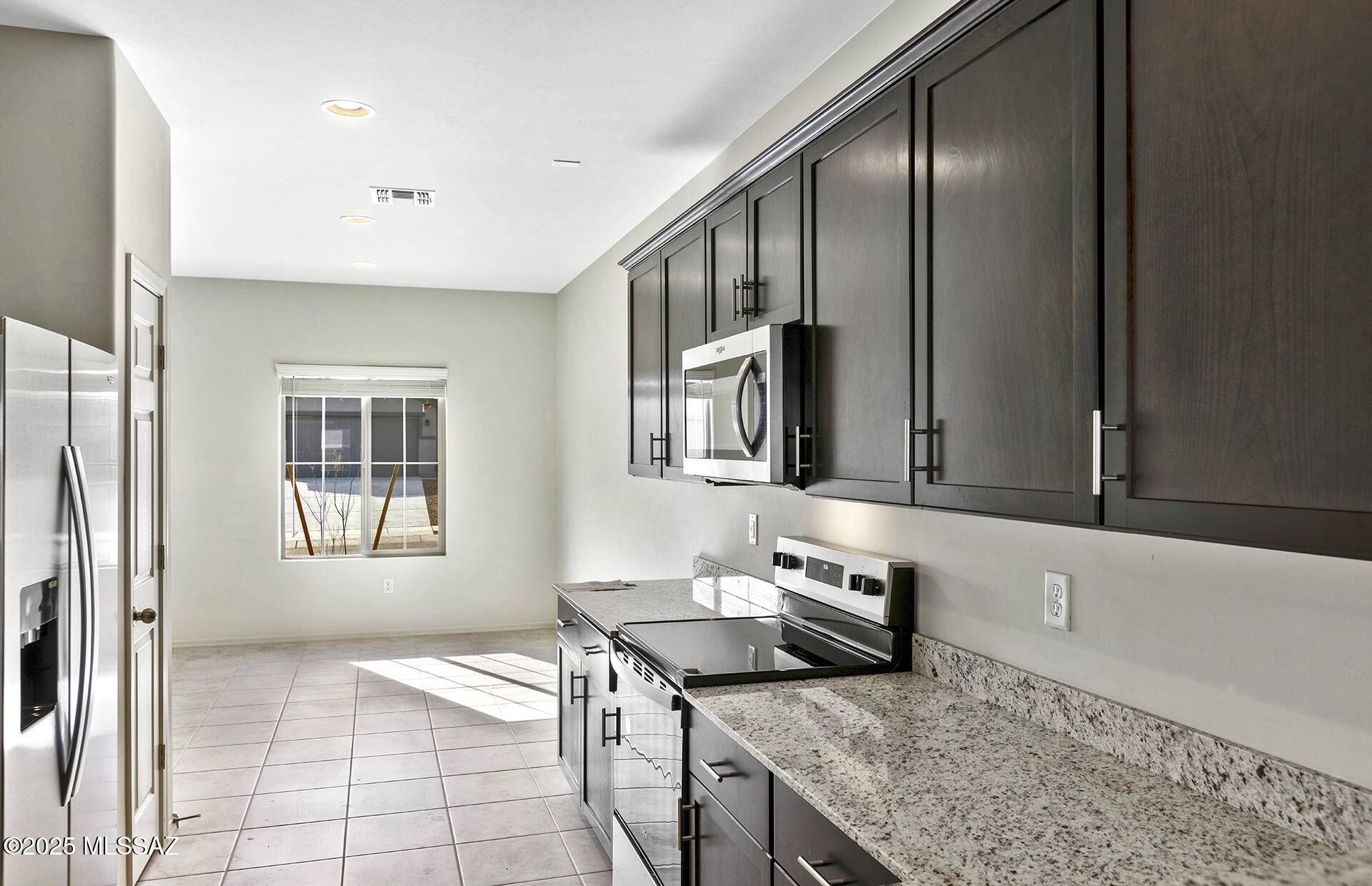 Sahuarita, AZ 85629,852 W Calle El Teclado