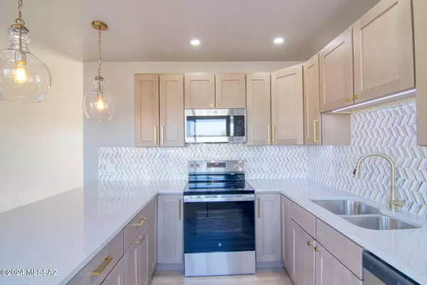 Tucson, AZ 85741,3812 W North Aire Place