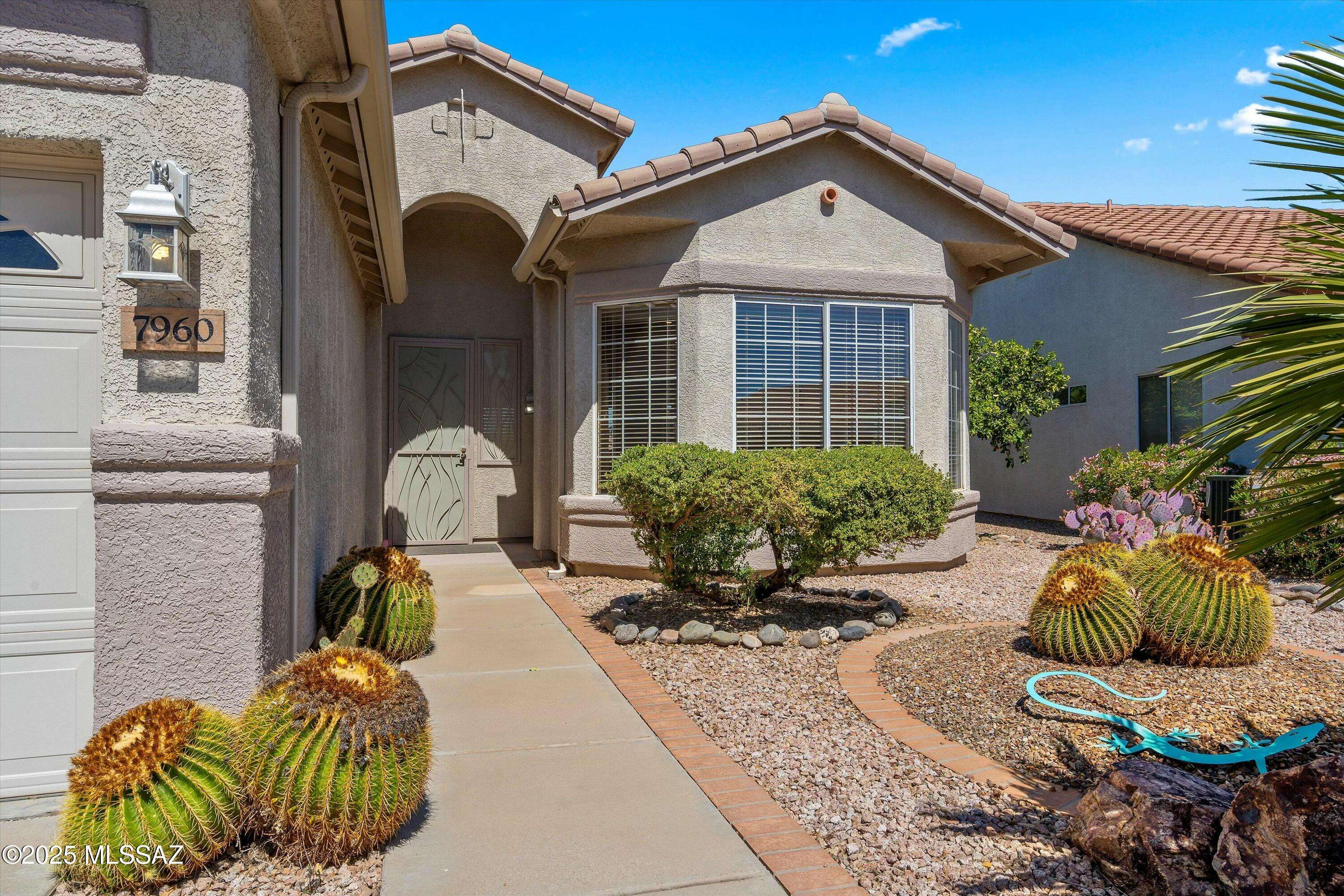 7960 W Wandering Spring Way, Tucson, AZ 85743