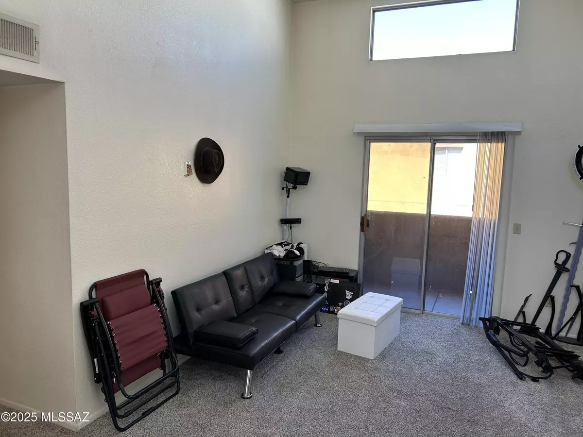 Tucson, AZ 85719,1810 E Blacklidge Drive #726