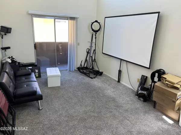 Tucson, AZ 85719,1810 E Blacklidge Drive #726
