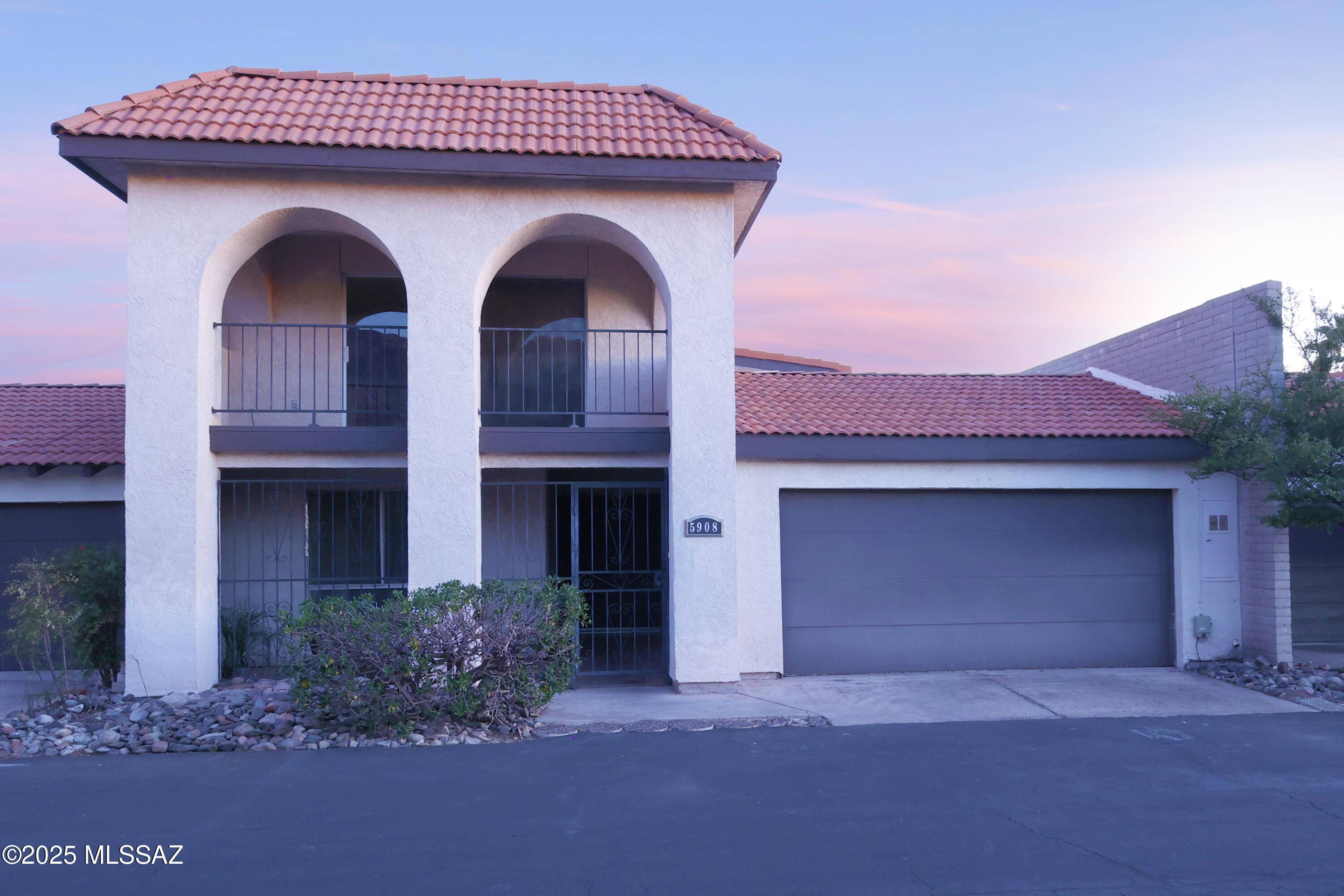 5908 N Placita Del Conde, Tucson, AZ 85718