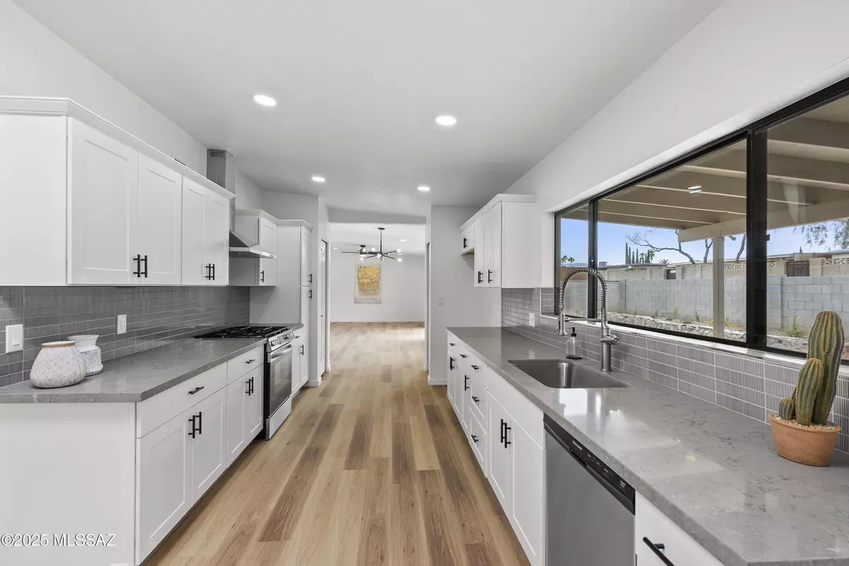 Tucson, AZ 85715,7642 E Waverly Street
