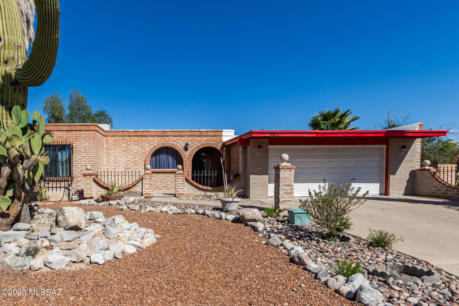 902 N Caribe Avenue, Tucson, AZ 85710
