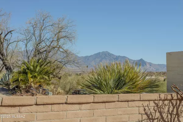 2820 S Camino Ortega, Green Valley, AZ 85622