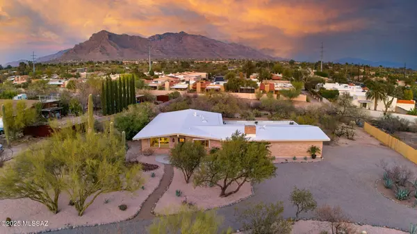 7222 N San Pasquale Avenue,  Tucson,  AZ 85704