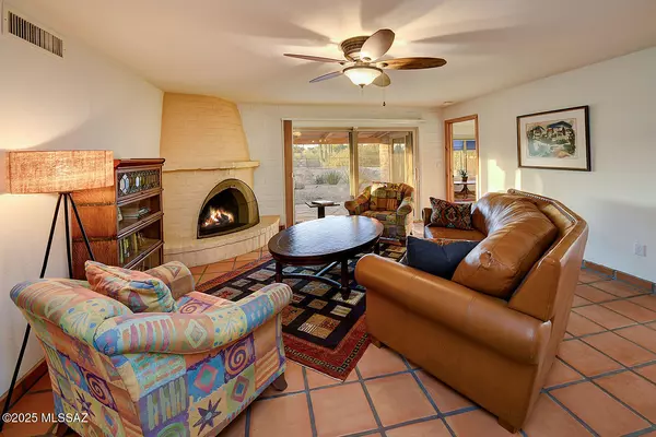 Tucson, AZ 85718,1021 E Via Soledad