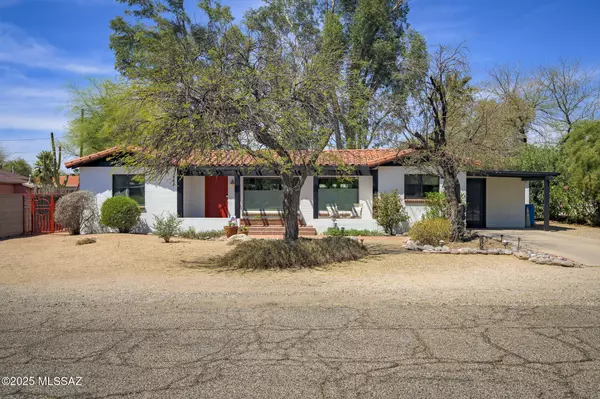 Tucson, AZ 85711,240 S Calle De La Azucena