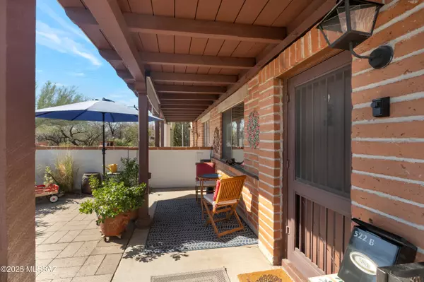 Green Valley, AZ 85614,522 S Paseo Madera  #B