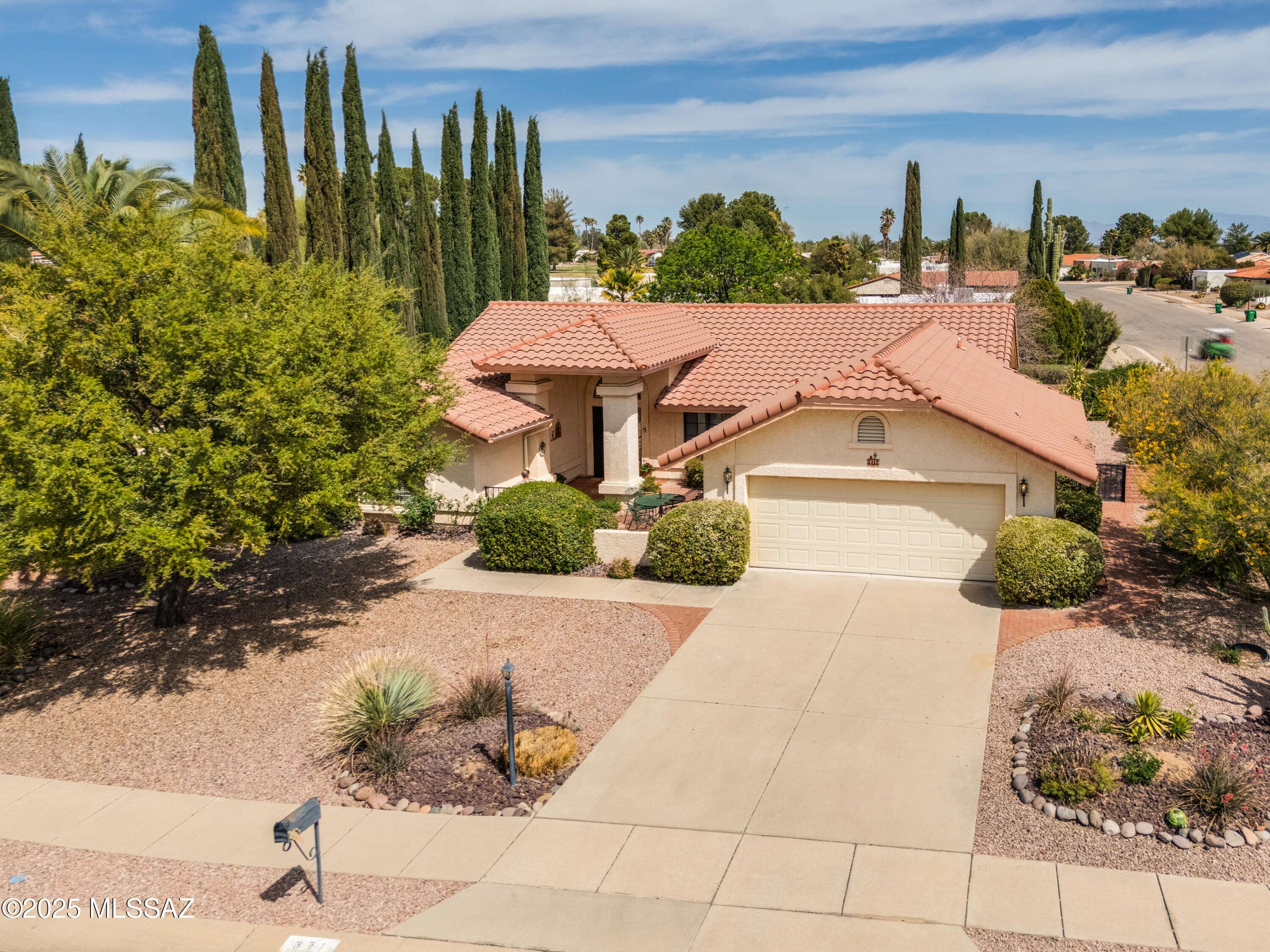 371 E Placita Elegancia, Green Valley, AZ 85614