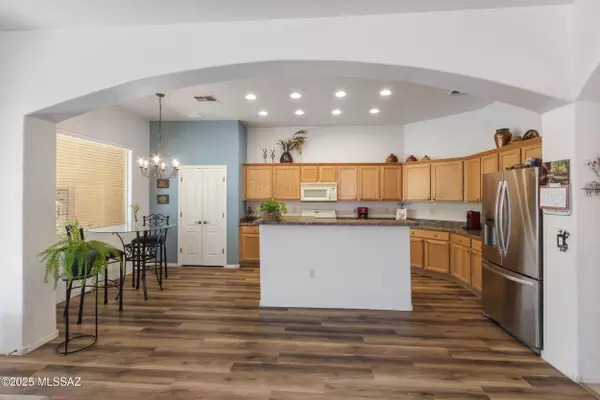 Green Valley, AZ 85622,2057 W Acacia Bluffs Drive