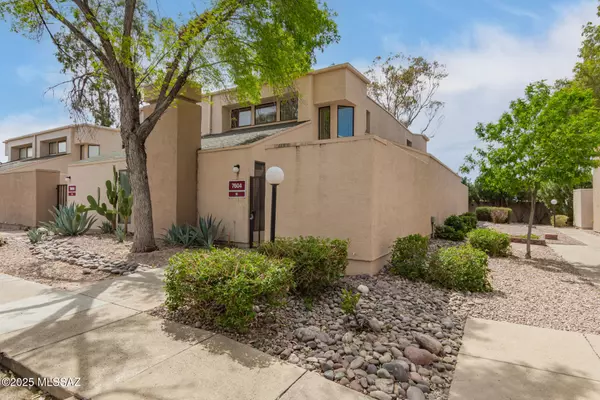 Tucson, AZ 85715,7604 E Callisto Circle #16