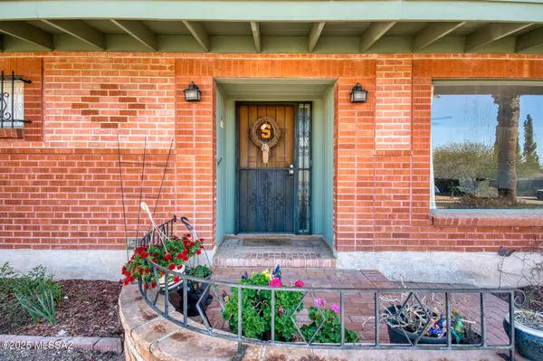 5936 E Baker Street, Tucson, AZ 85711