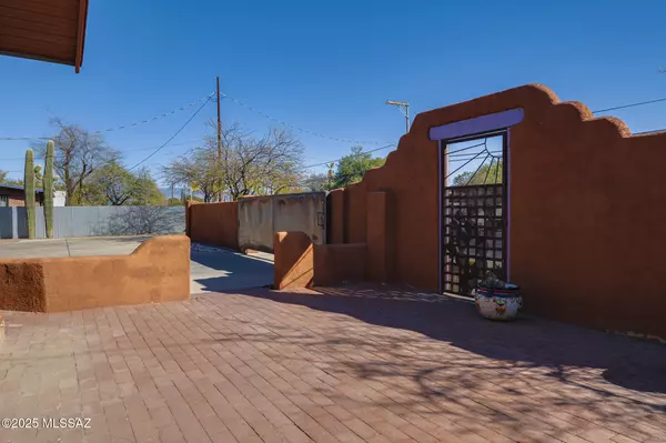 Tucson, AZ 85716,3737 E Pima Street